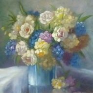 Букет цветов в синей вазе