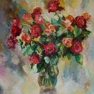 Красные розы в вазе