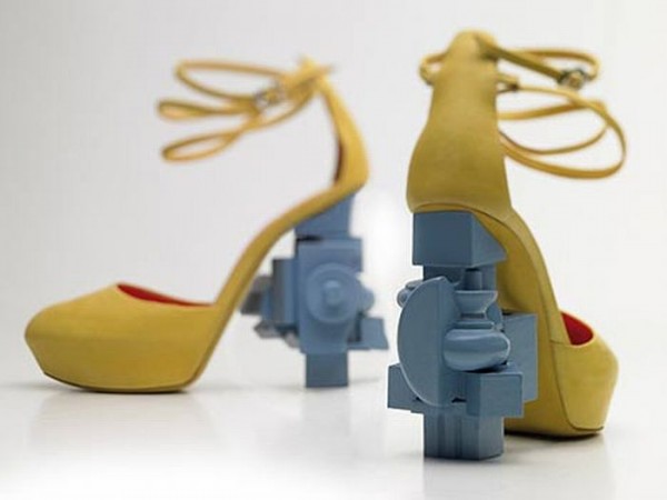 extraordinary-women-shoes-19.jpg