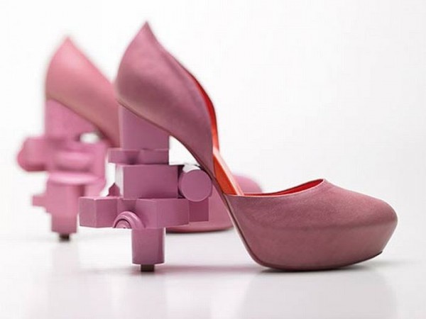 extraordinary-women-shoes-20.jpg