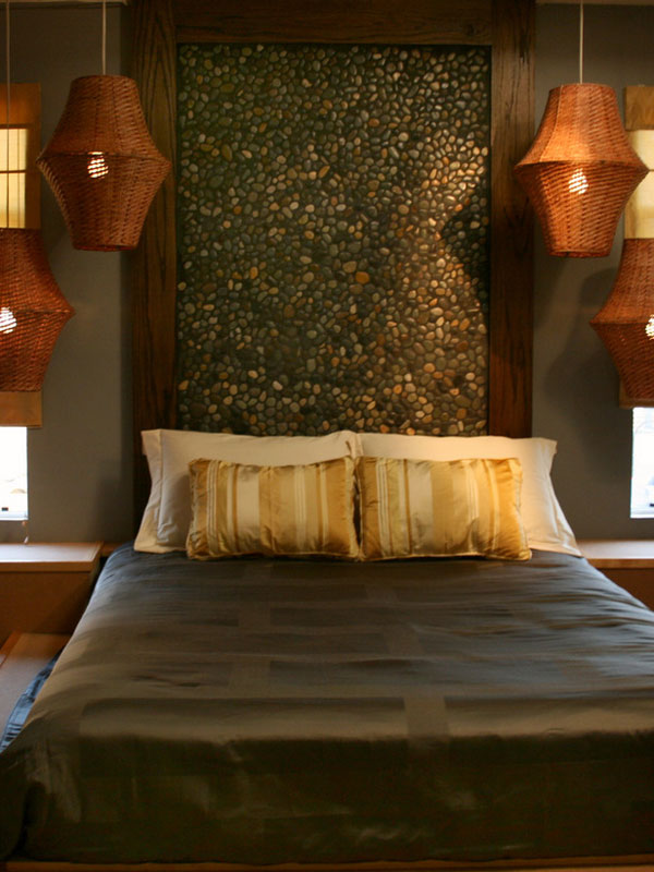 Кровать с деревянным изголовьем: примеры из интерьеров | myDecor
