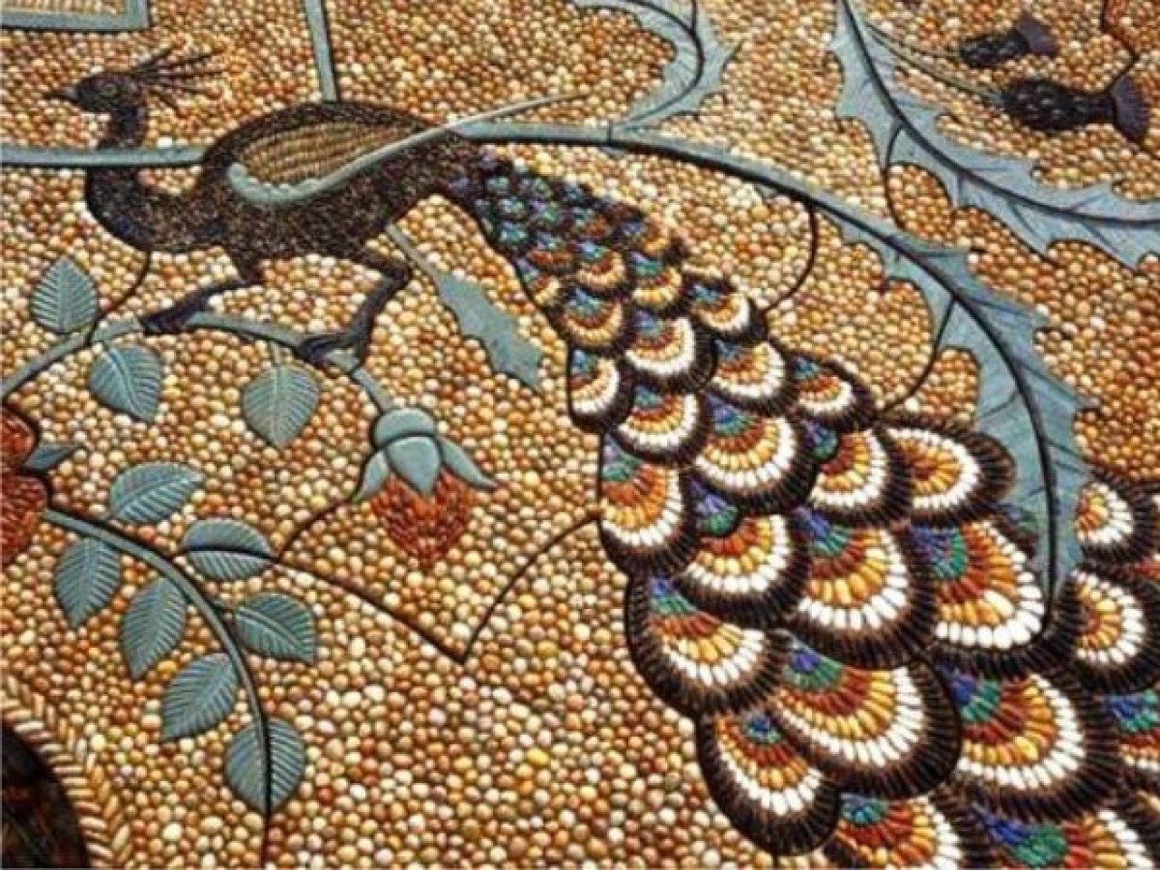 Мозаичное панно из галечника