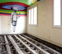 Граффити и не только, в заброшенном ночном клубе в центре Парижа