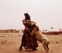 Хьюго Питер: Пятнистая гиена и человек