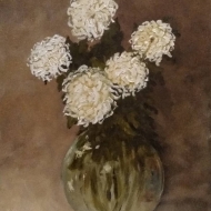 Хризантемы в стеклянной вазе